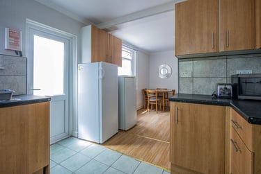 5 bed house, Malefant Street, Cathays, Cardiff, CF244QE - Image 3